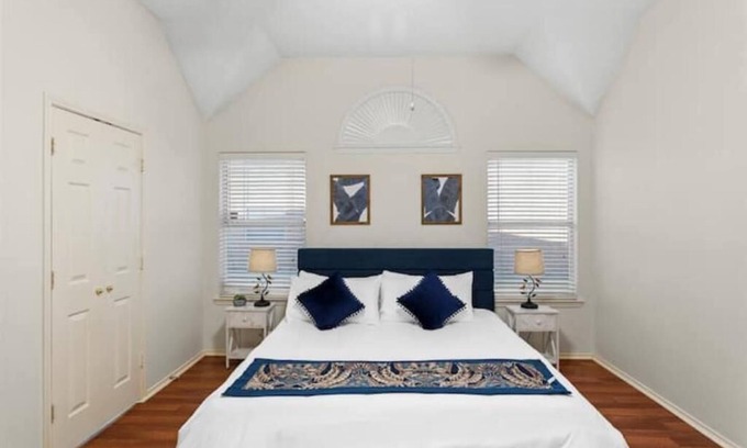 Allen House | Cozy Family/Pet Friendly Executive Home in Allen