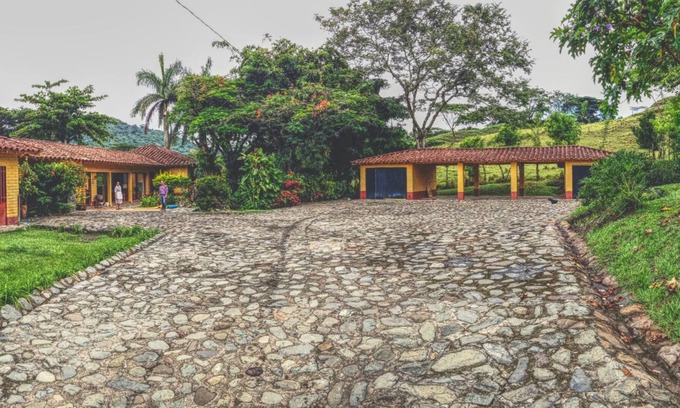 Venecia House | Cozy family ranch on the Andes mountains with view of the Cauca Valley