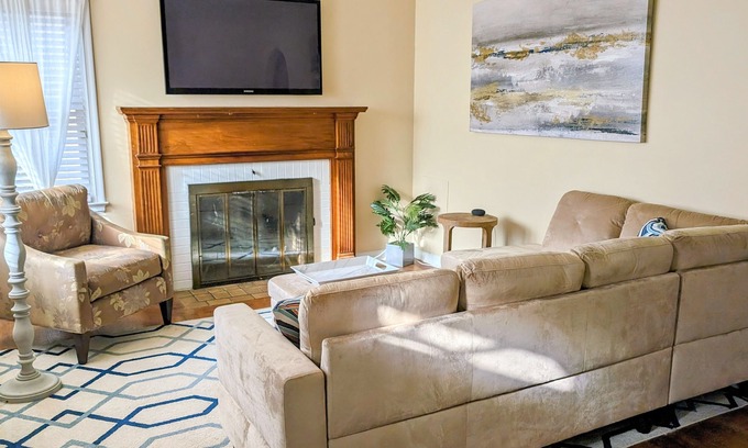 Eggertsville House | Cozy family retreat