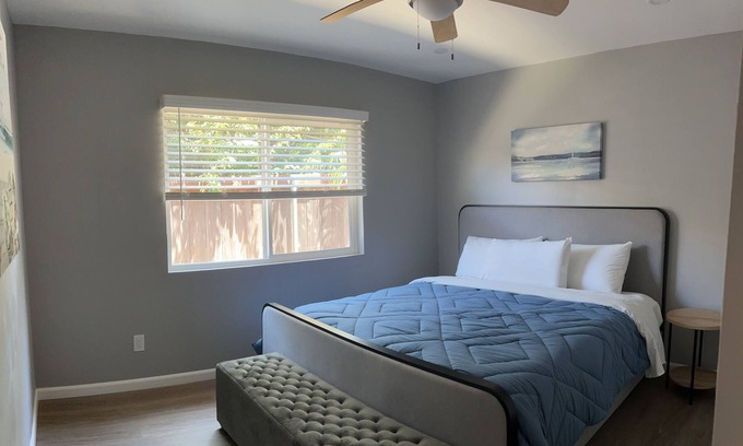 Imperial Beach House | Cozy Family-sized House- 5 minutes to Coronado & Imperial Beach!