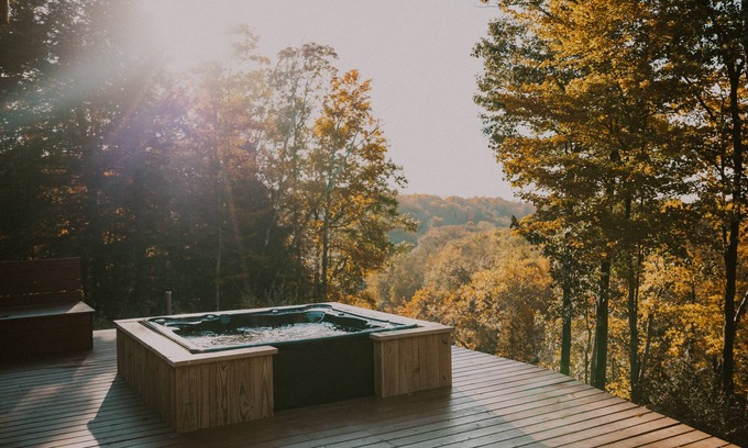 Newaygo Cabin | Cozy Family-sized Cabin w/hot tub - Nestled on the Muskegon River