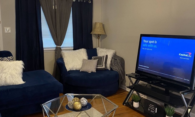 Little Rock House | Cozy Family Sized Home. 5 minutes from everything !