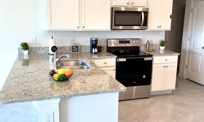 Deltona Lakes House | Cozy Family Sized Home Near Daytona