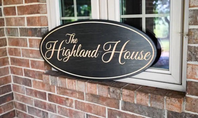 Dawn House | Cozy family sized country getaway with private pool and outdoor sitting area
