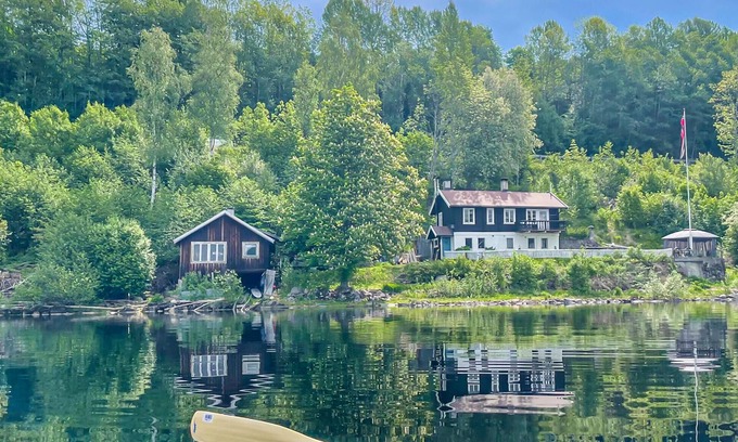 Kroderen House | Cozy family vacation in Norway.