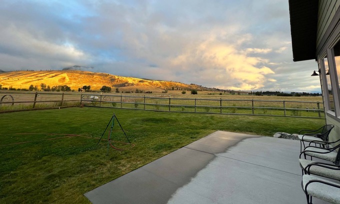 Livingston Other | Cozy Farmhouse located in the heart of Paradise Valley
