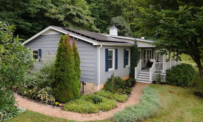 Lexington Other | Cozy farmhouse w/mountain views, near W&L, VMI