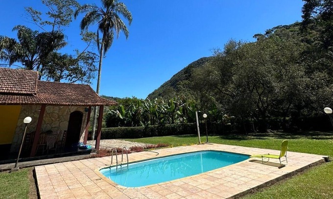 Sao Jose do Ribeirao Villa | Cozy Farmhouse with Pool in Bom Jardim