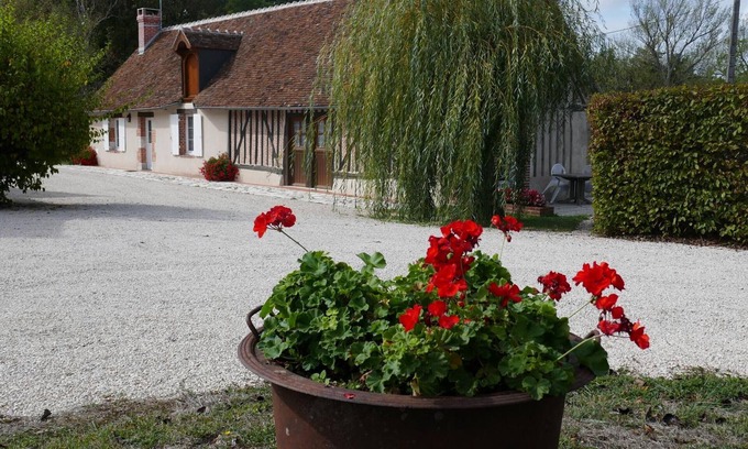 Cour-Cheverny Cottage | Cozy Farmhouse with Terrace, Near Loire Castles & Cycling Routes