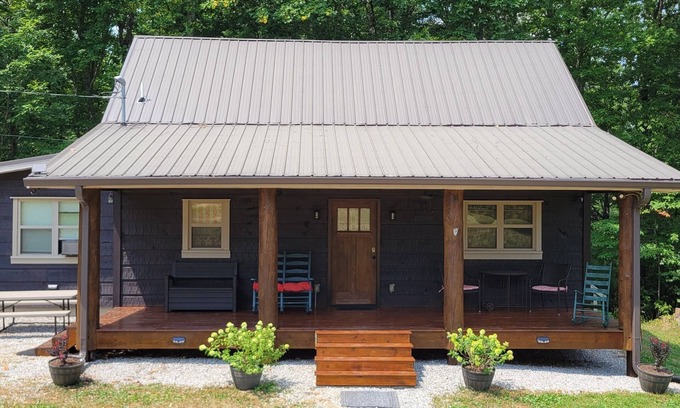Oneida House | Cozy Forest Cabin on 3 Acres with Hiking, Biking, and Trails.