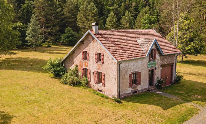 Bois-de-Champ House | Cozy Forest House: Spacious Kitchen, Scenic Veranda, Near Lakes and Hiking Trails