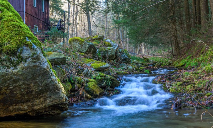 Austerlitz Ski Chalet | Cozy Four Season Lodge