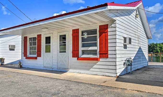 Friendship Cabin | Cozy Friendship Studio w/ Direct Lake Access!