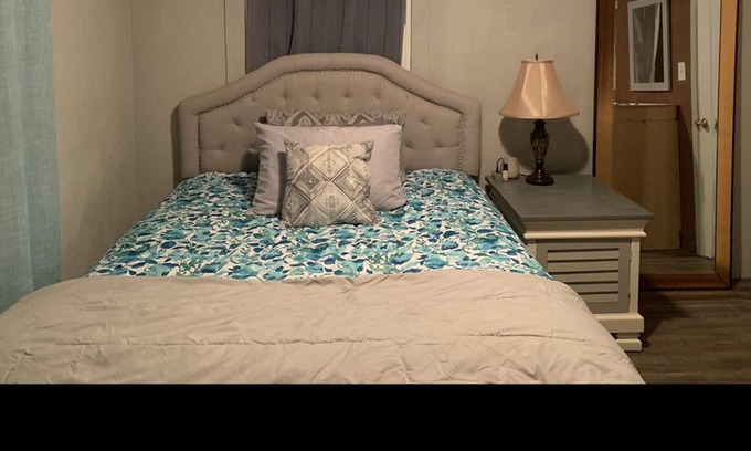 Colorado City House | Cozy Fully Fenced private Vacation Home is Pet Friendly!