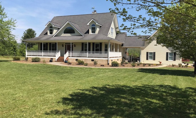 Pisgah Forest Apartment | Cozy, Fully Furnished Mountain Retreat – Perfect for Nature Lovers!