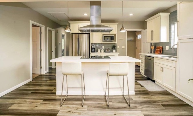 Rainier Valley House | cozy fully remodeled house near Seward Park with AC and free wifi