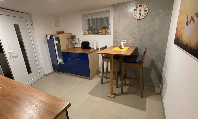Iserhagen Sud Apartment | Cozy furnished basement apartment