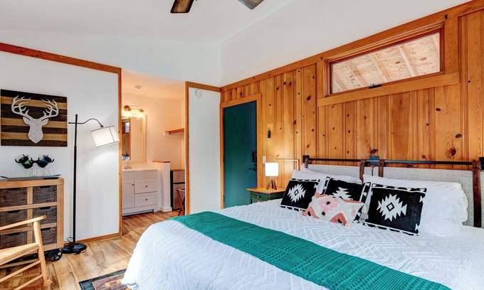 Waynesville Hotel | Cozy Furry Lodge King Suite w/King Bed, Coffee Maker, Microwave & Mini Fridge