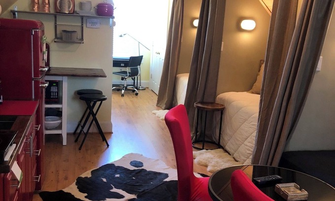 Dallas Apartment | Cozy garage apartment in a lovely safe small town near Charlotte, NC