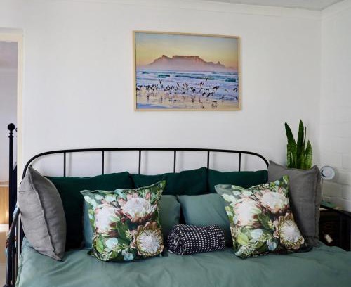 Durbanville Apartment | Cozy Garden Cottage - Durbanville, Cape Town