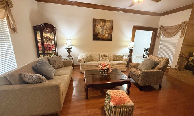 Pasadena House | Cozy Garden Stay in Pasadena Near Shops, Dining & Attractions