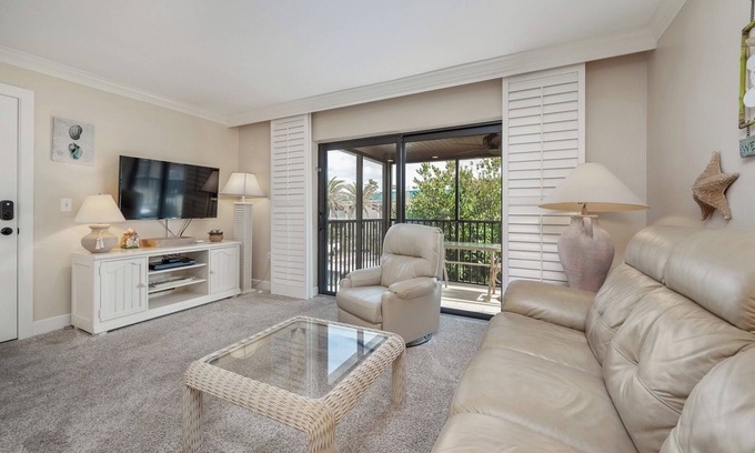 Sanibel Condo | Cozy Garden View 1 bedroom, 1 bath at Sanibel Moorings Resort #922