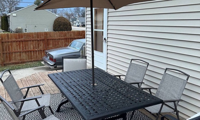 North Chicago House | Cozy Gated Home Walk to Navy Base and Parks