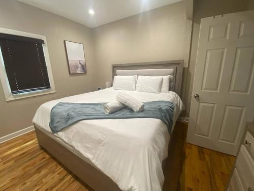 North Chicago House | Cozy Gated Home Walk to Navy Base and Parks
