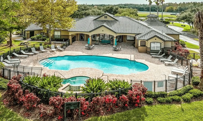 County Line Coalition Apartment | Cozy Gem in Tampa w/all Amenities, Pool, Hot Tub, Gym, Tennis Court!