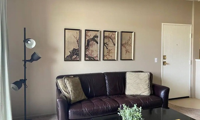 Santa Clarita Condo | Cozy gem in the heart of Santa Clarita.