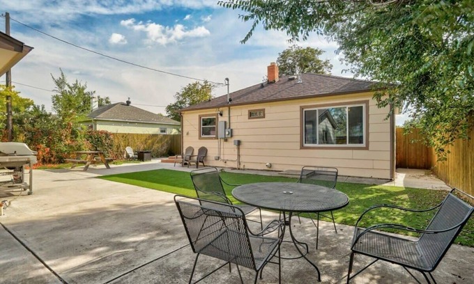 East Colorado Springs House | Cozy Gem, Near Bike Trails & Downtown, Pets OK!