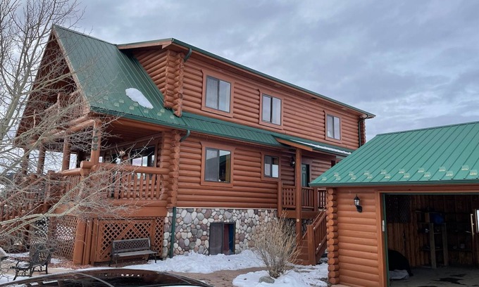 Divide Cabin | Cozy-Get-Away- Cabin
