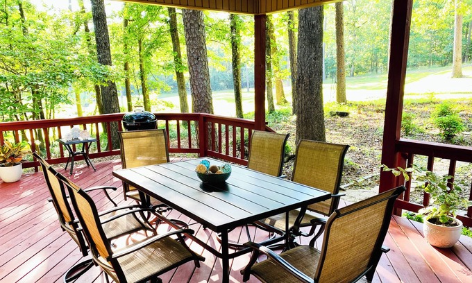 Hot Springs Village House | Cozy getaway on Ponce de Leon golf course.