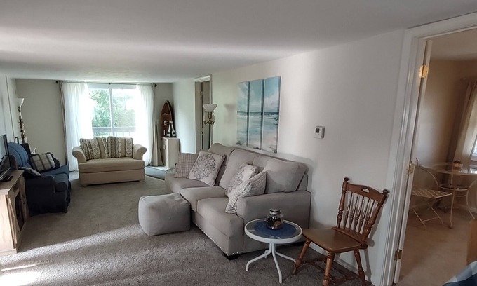 Lake Milton House | Cozy Getaway at Lake Milton Ohio