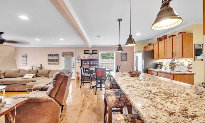 Waxhaw House | Cozy Getaway, Grill, Spacious by Zen Living