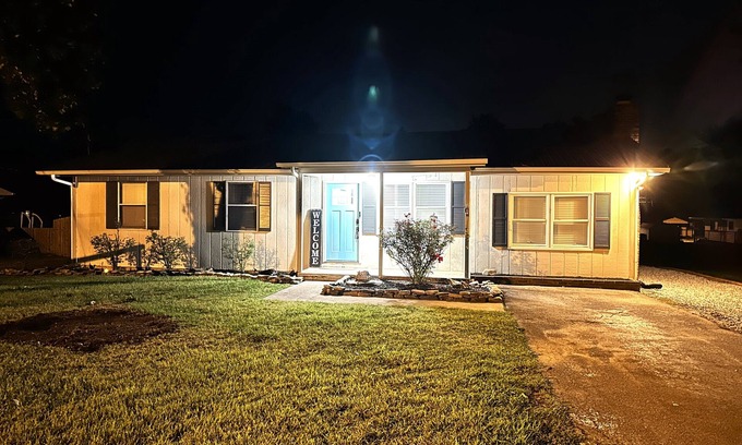Oliver Springs House | Cozy Getaway Near Windrock