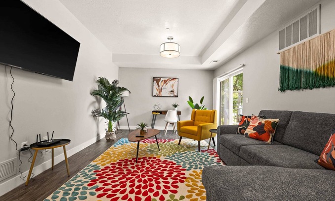 Fairpark Apartment | Cozy Getaway Near City Center