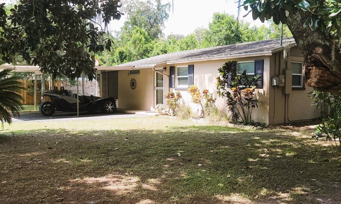Floral City House | Cozy Getaway w/fenced yard