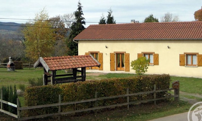 La Tuiliere Cottage | Cozy Gîte with Garden, BBQ, Terrace, Fireplace & Garage - Perfect for Families