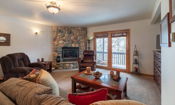 Grand Lake Condo | Cozy Grand Lake Condo - 30 Night Minimum Lease