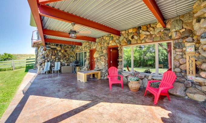 Great Falls Apartment | Cozy Great Falls Studio on the Missouri River!