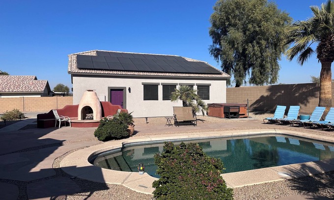 Glendale Apartment | Cozy Guest House Apartment w/Shared Backyard Oasis, Spa & Pool
