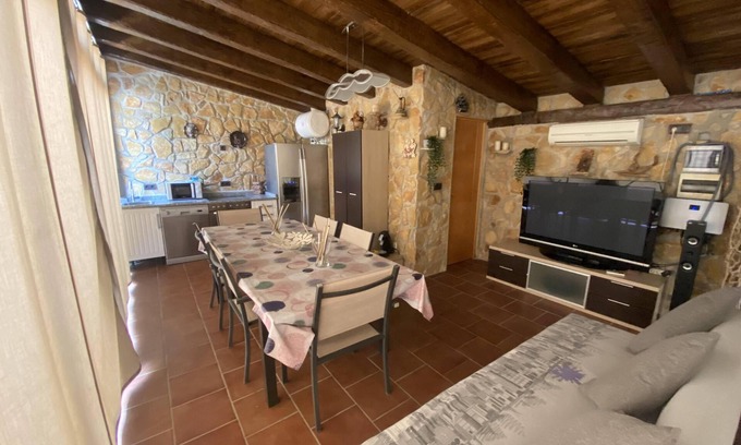 Navas del Rey House | cozy guest house