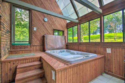 Hallsville Apartment | Cozy Hallsville Apartment with Shared Hot Tub!