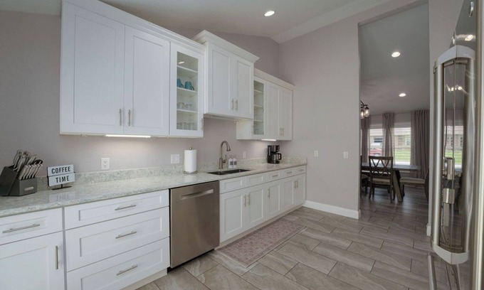 Lakeland House | Cozy Haven Retreat in Prime Location