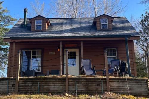 Hayward House | Cozy Hayward Moose Lake Getaway