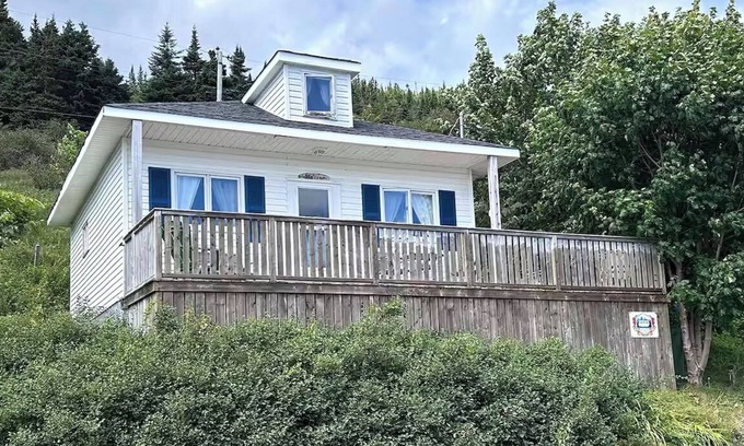 Terra Nova Cottage | Cozy Heritage Cottage - No Cleaning Fee - Burin, NL