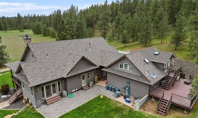 Newman Lake Apartment | Cozy high-end studio on five acre estate in charming Newman Lake.