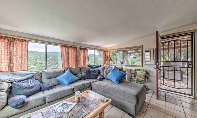 High Rolls Mountain Park Cottage | Cozy High Rolls Cottage Near Hiking Trails!