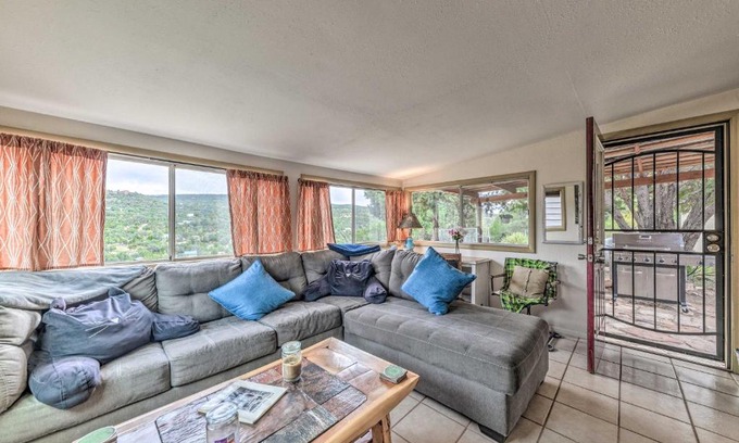 High Rolls Mountain Park House | Cozy High Rolls Cottage Near Hiking Trails!